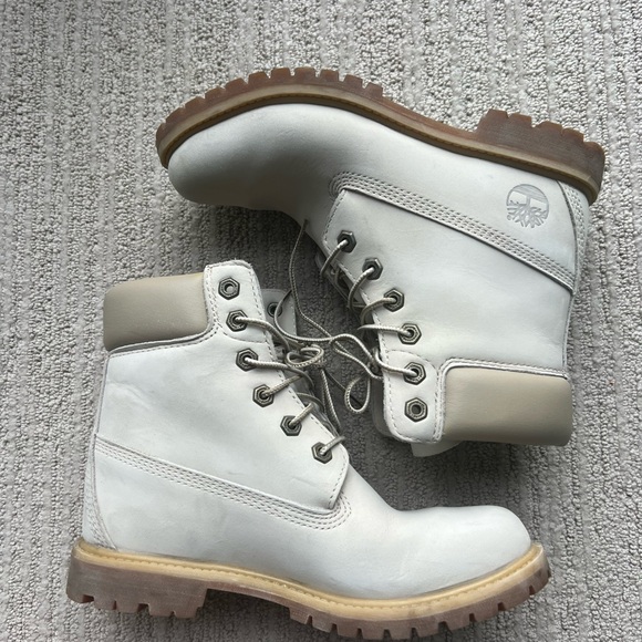 Timberland Women's 6" Premium Boot with Internal Wedge Winter White Nubuck - Picture 3 of 6